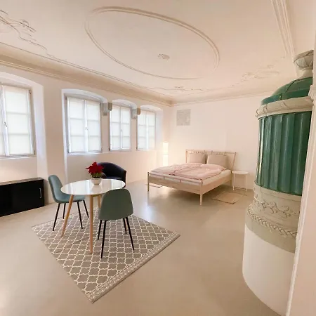 Lauben Old Town Apartment